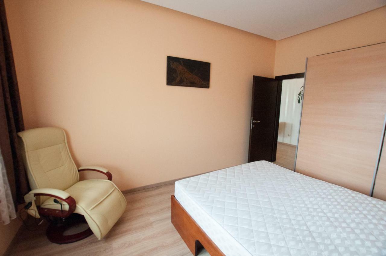 Prestige Apartment Комарно Екстер'єр фото