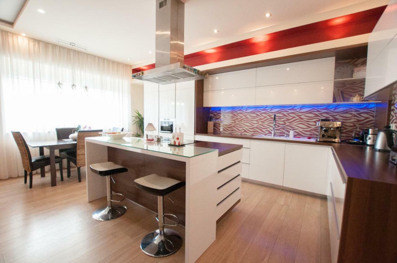 Prestige Apartment Комарно Екстер'єр фото