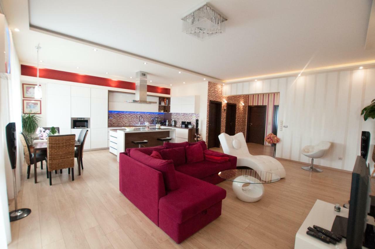 Prestige Apartment Комарно Екстер'єр фото