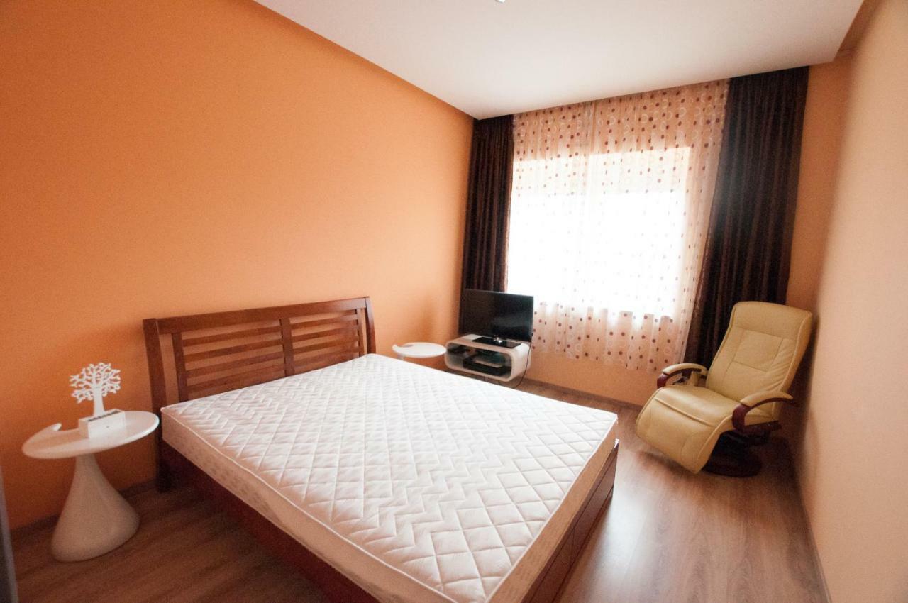 Prestige Apartment Комарно Екстер'єр фото